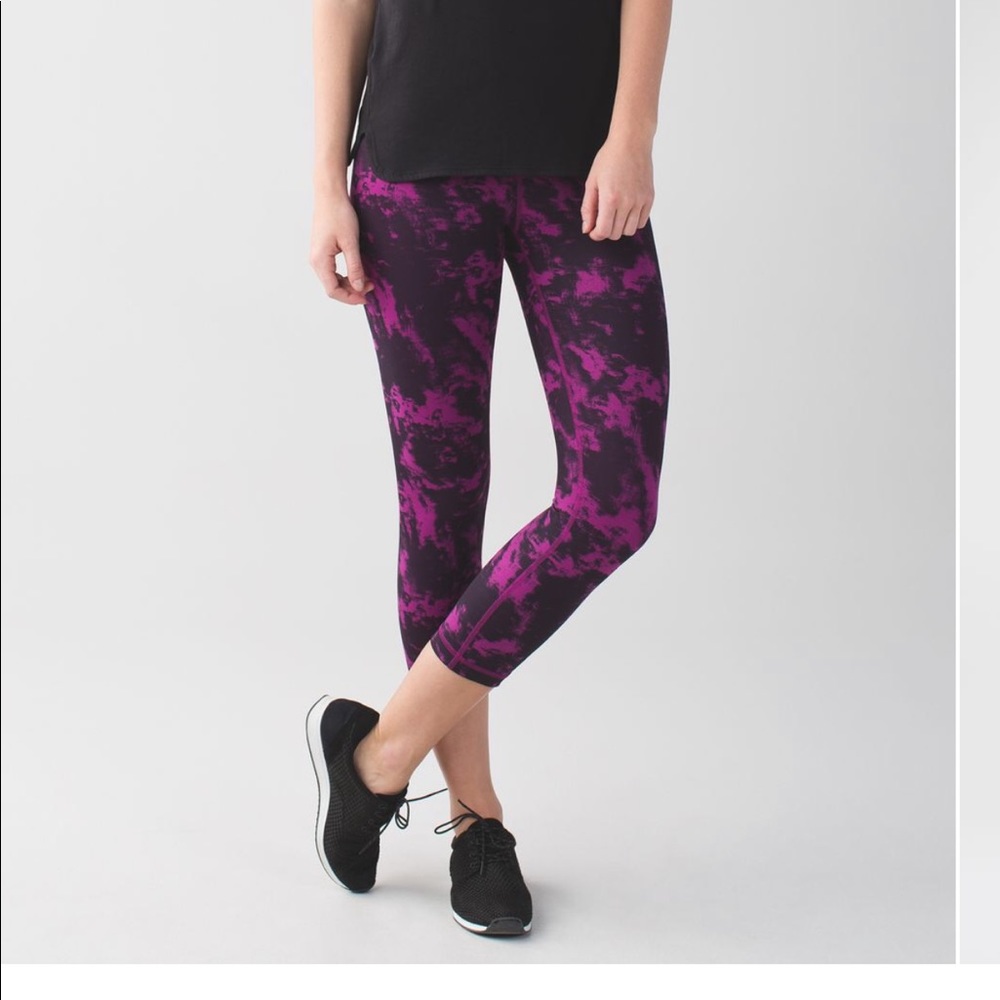 EUC Lululemon Wunder Under Crop Sz 4